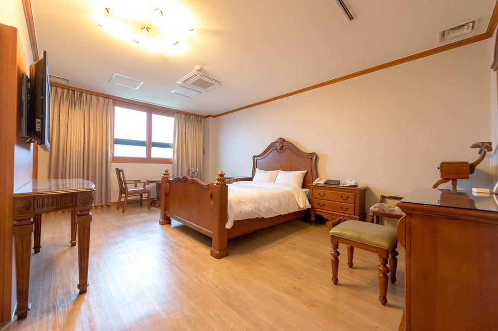 מלון Gwangju Metropolitan City Prado מראה חיצוני תמונה
